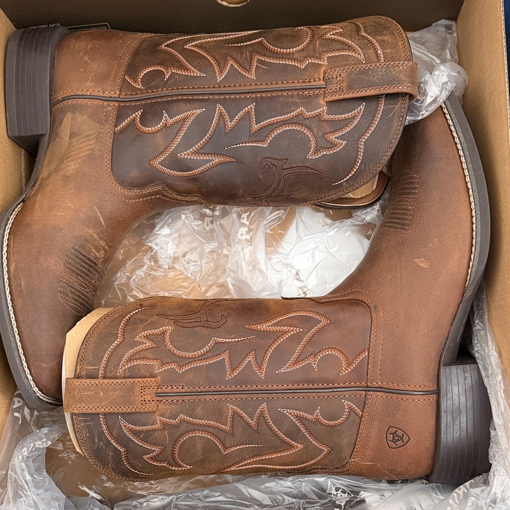 Ariat Chestnut Leather Cowboy Boots